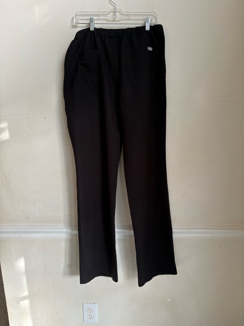 FIGS Technical Collection Black Scrub Pants unisex size L tall (34x33) - Picture 5 of 5